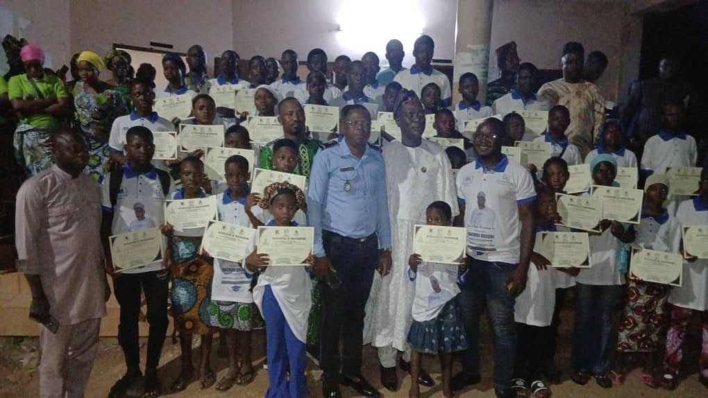 Vacances Numeriques Elites CEG Sado 36 eleves groupe Rachidi Osseni