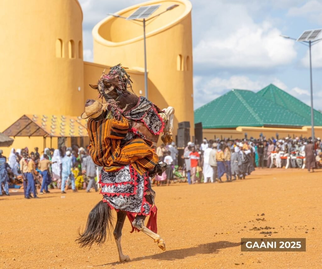 Gaani cavalier cheval cabre arene Nikki fete traditionnelle Baatonu