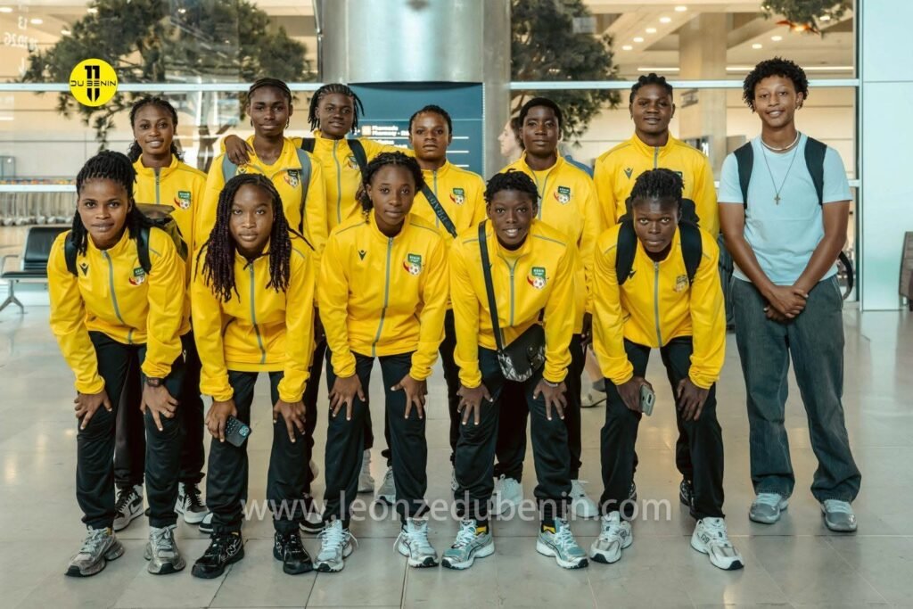 Arrivée des Amazones U20 du Bénin à l'aéroport Paris-Charles-de-Gaulle pour leur stage en France avant le Mondial Pologne 2026
