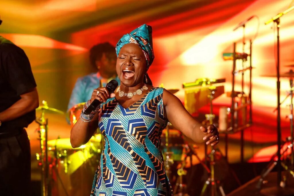 Angélique Kidjo première artiste africaine étoile Hollywood