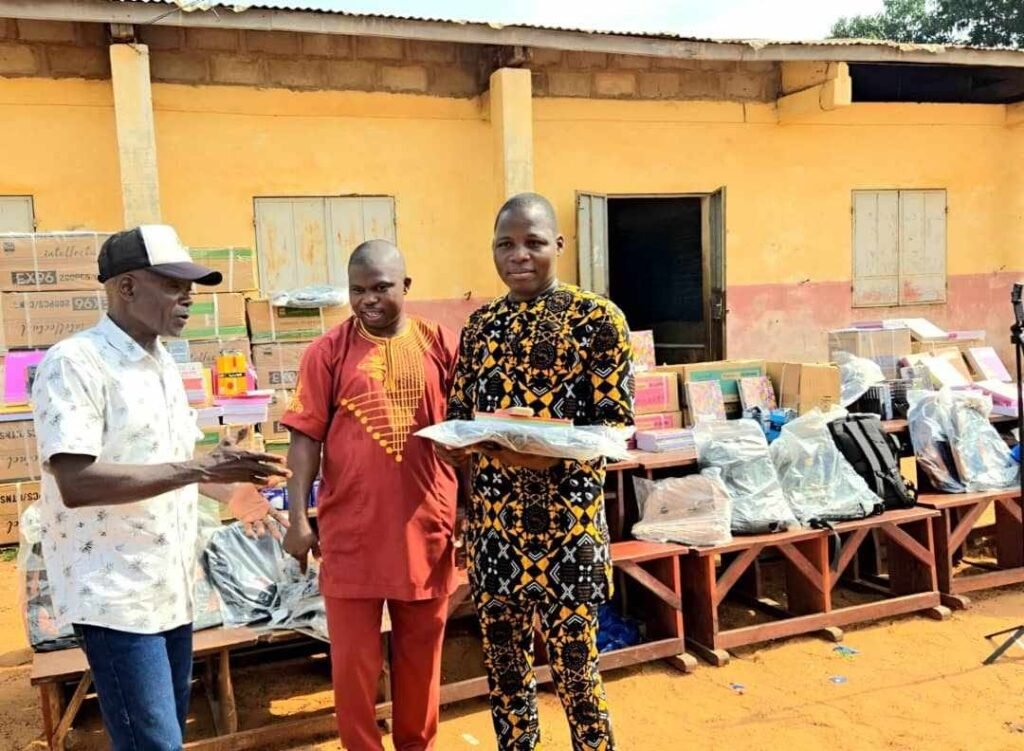 Fondation Saliou Abeni don fournitures scolaires Bassila 27 aout 2026 AEEDAB ARDABs Alidjanatou Saliou Arekpa rentree scolaire