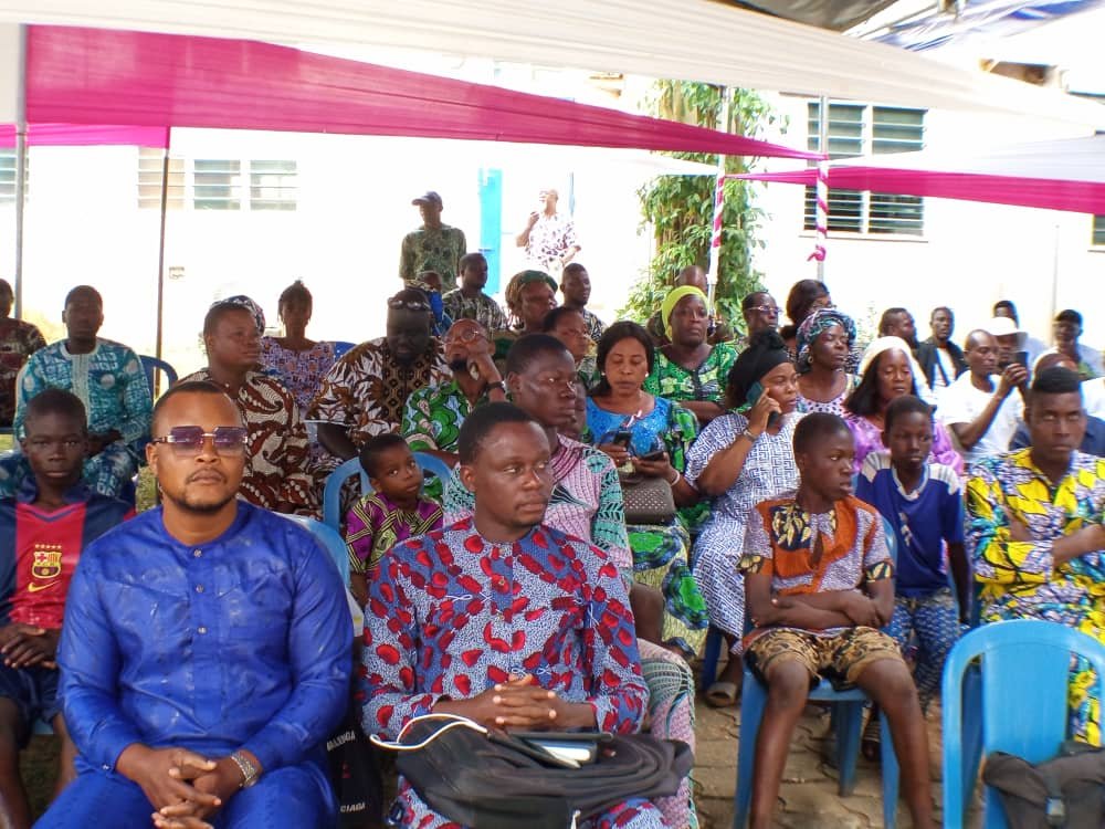 Public tournoi jeu pique Amour Partage 2e edition Porto-Novo