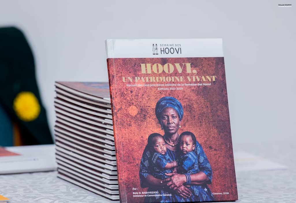  Recueil Hoovi patrimoine vivant couverture jumeaux Bola Babayedjou 2021 2025