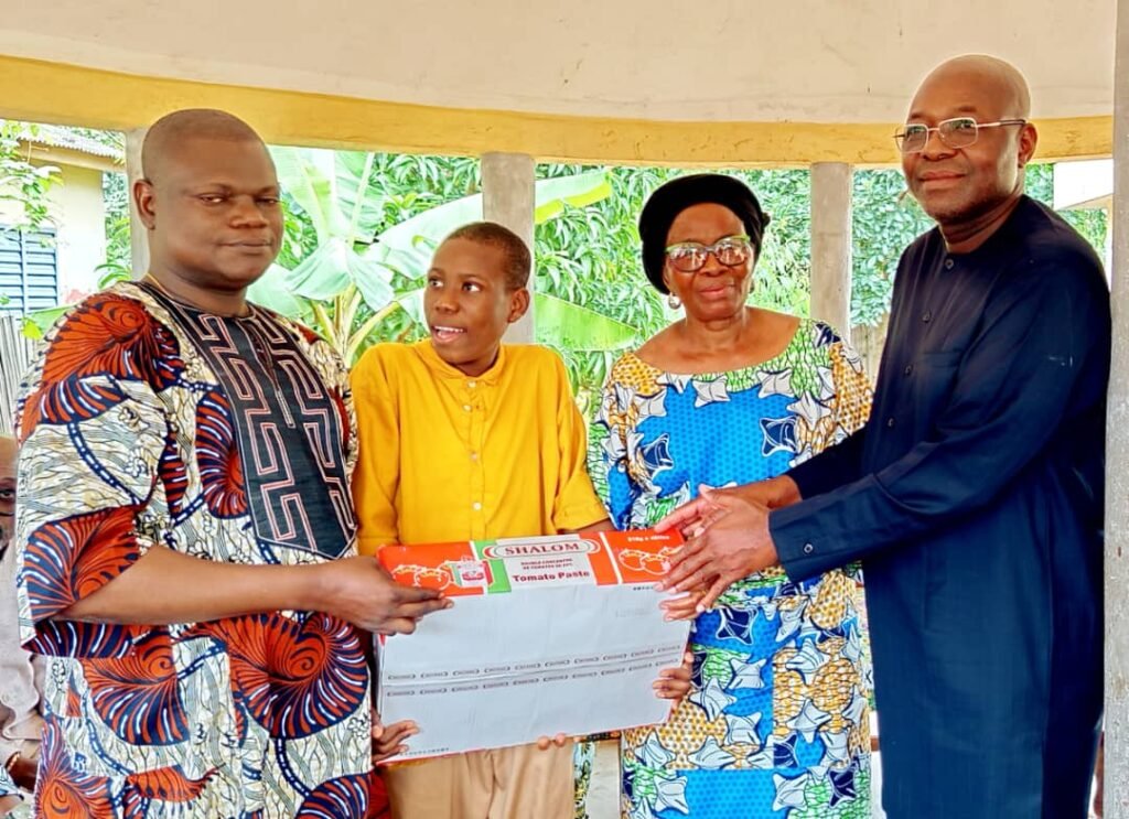 Adjarra centre sourds Solidatic remise tomates Shalom deputee Cecile