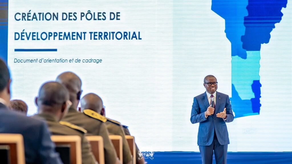 Romuald Wadagni sourire poles developpement territorial Marina