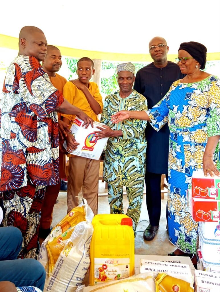 Adjarra don vivres riz huile Vitalor pates centre sourds UP Renouveau