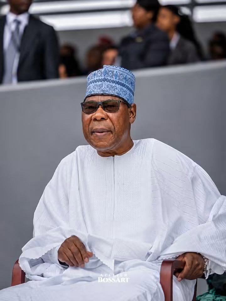 Ancien President Thomas Boni Yayi boubou blanc bonnet bleu evacue Berlin hernie discale operation 7h communique famille 4 sept 2026
