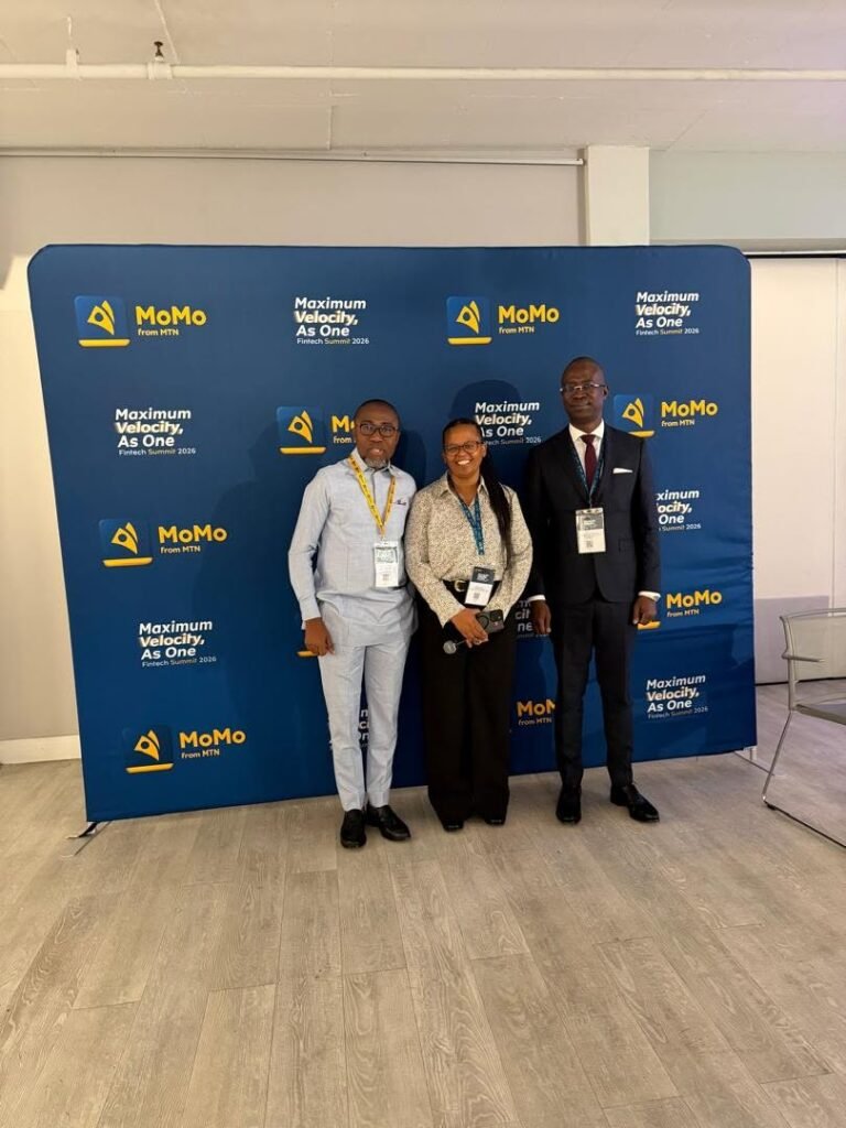 Luciano Hounkponou APDP Benin photocall MoMo Fintech Summit Johannesburg 2026
Utilisation : Dans la section "Appel à une régulation renforcée" - montre la présence officielle du Bénin.